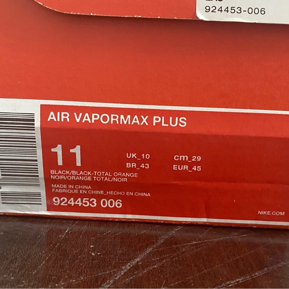 2018 Nike VaporMax Plus Black/Black-Total Orange-Total Crimson - Picture 3 of 3